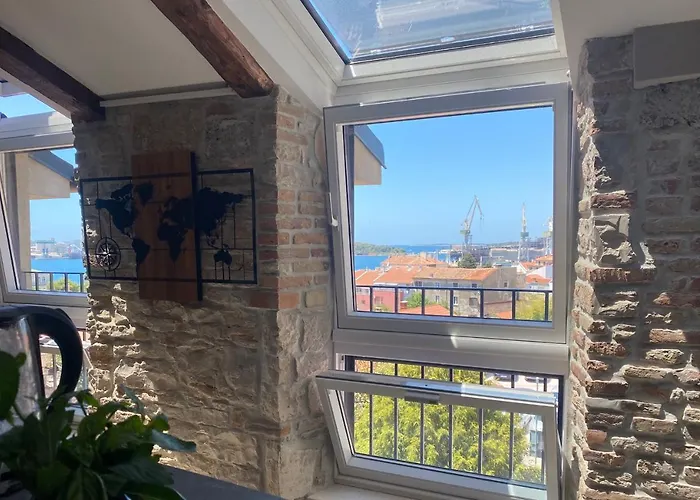 Castropola Views With Private Parking