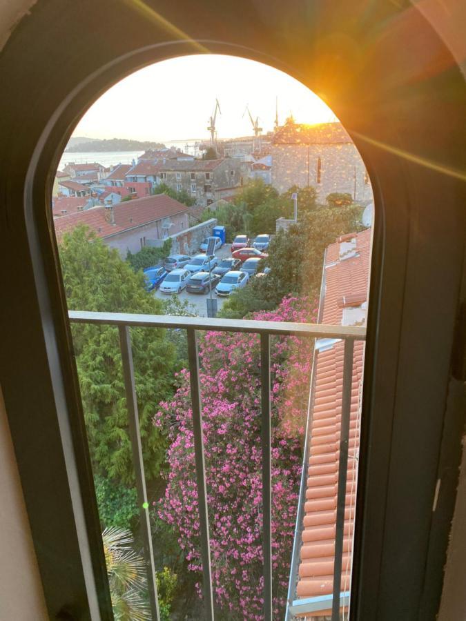 Castropola Views With Private Parking Apartment