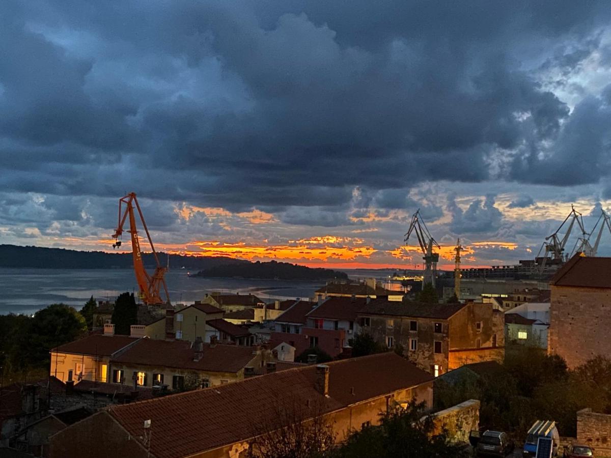 Apartment Castropola Views With Private Parking